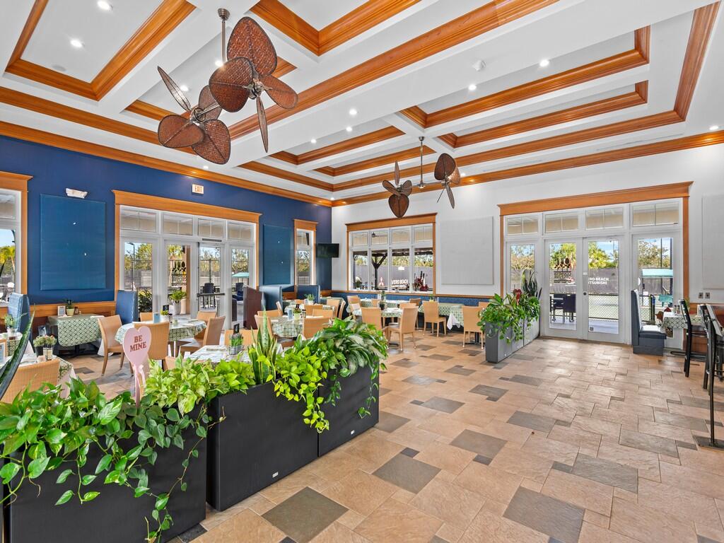 BOULEVARD VILLAGE & TENNIS CLUB - Residential