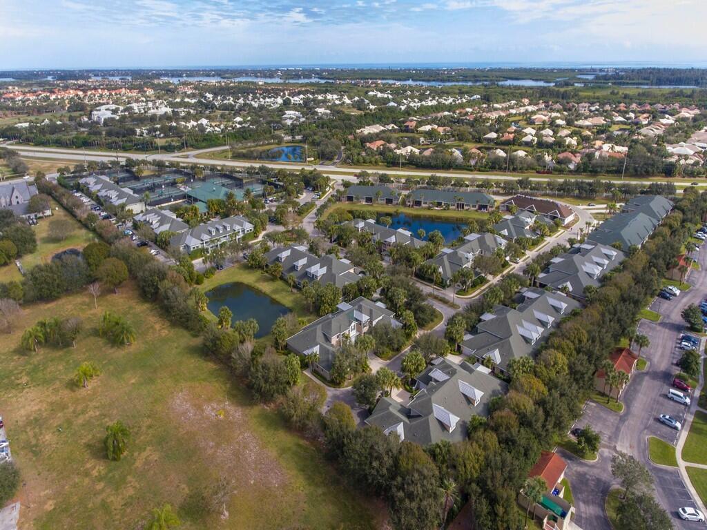 BOULEVARD VILLAGE & TENNIS CLUB - Residential