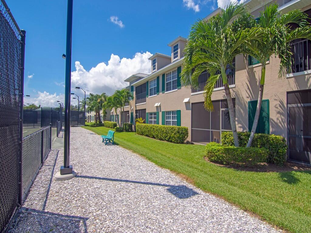 BOULEVARD VILLAGE & TENNIS CLUB - Residential