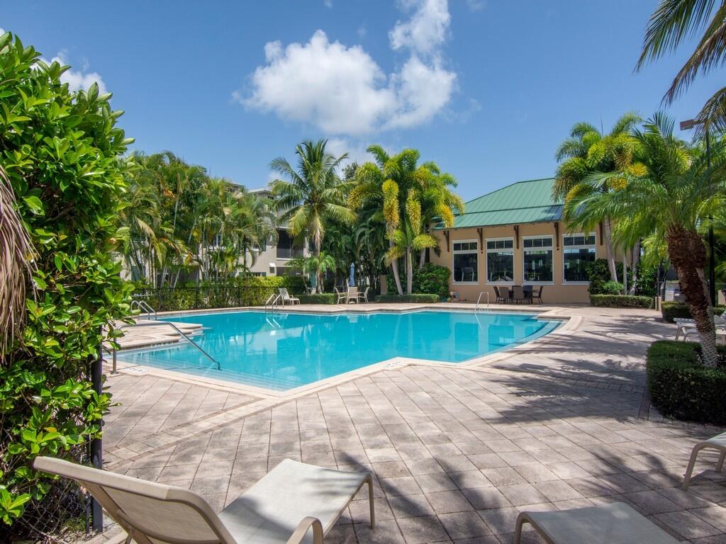 BOULEVARD VILLAGE & TENNIS CLUB - Residential