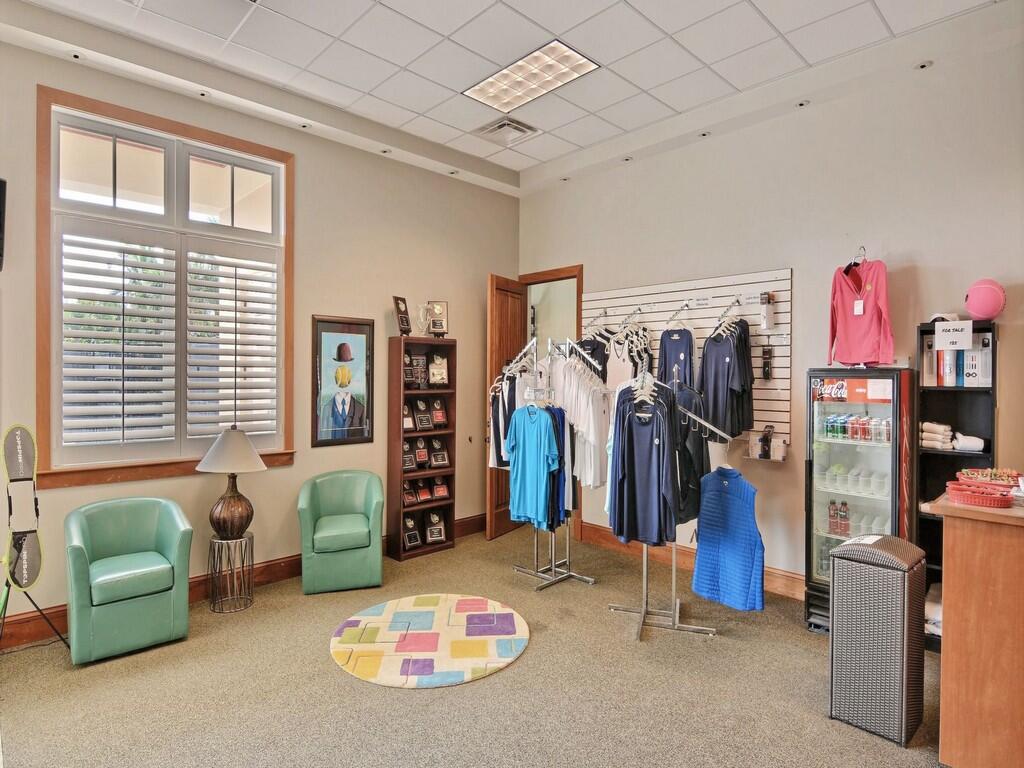 BOULEVARD VILLAGE & TENNIS CLUB - Residential