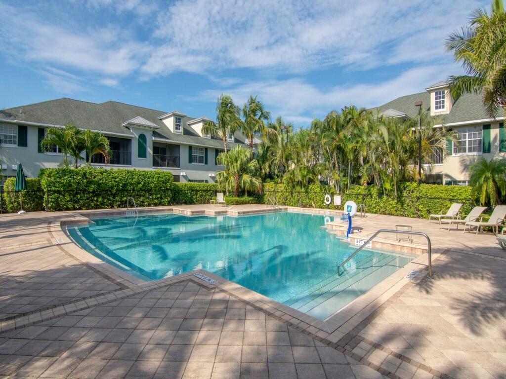 BOULEVARD VILLAGE & TENNIS CLUB - Residential