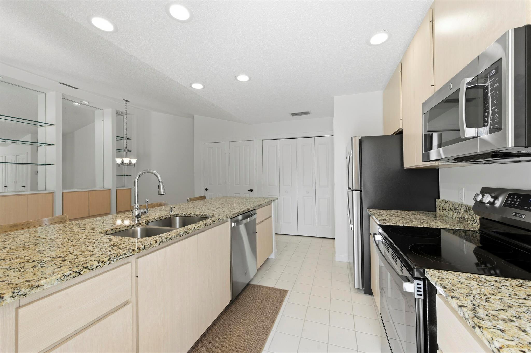 OAKS-SUNTERRACE 1 - Residential