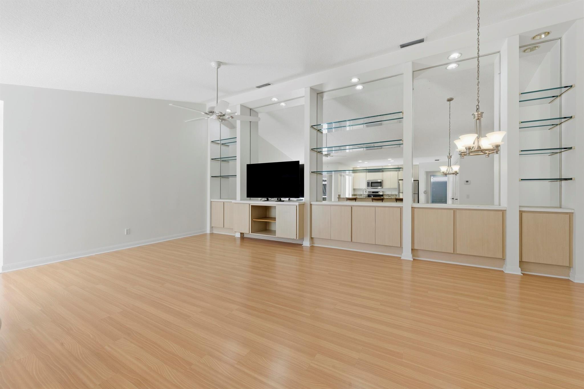 OAKS-SUNTERRACE 1 - Residential