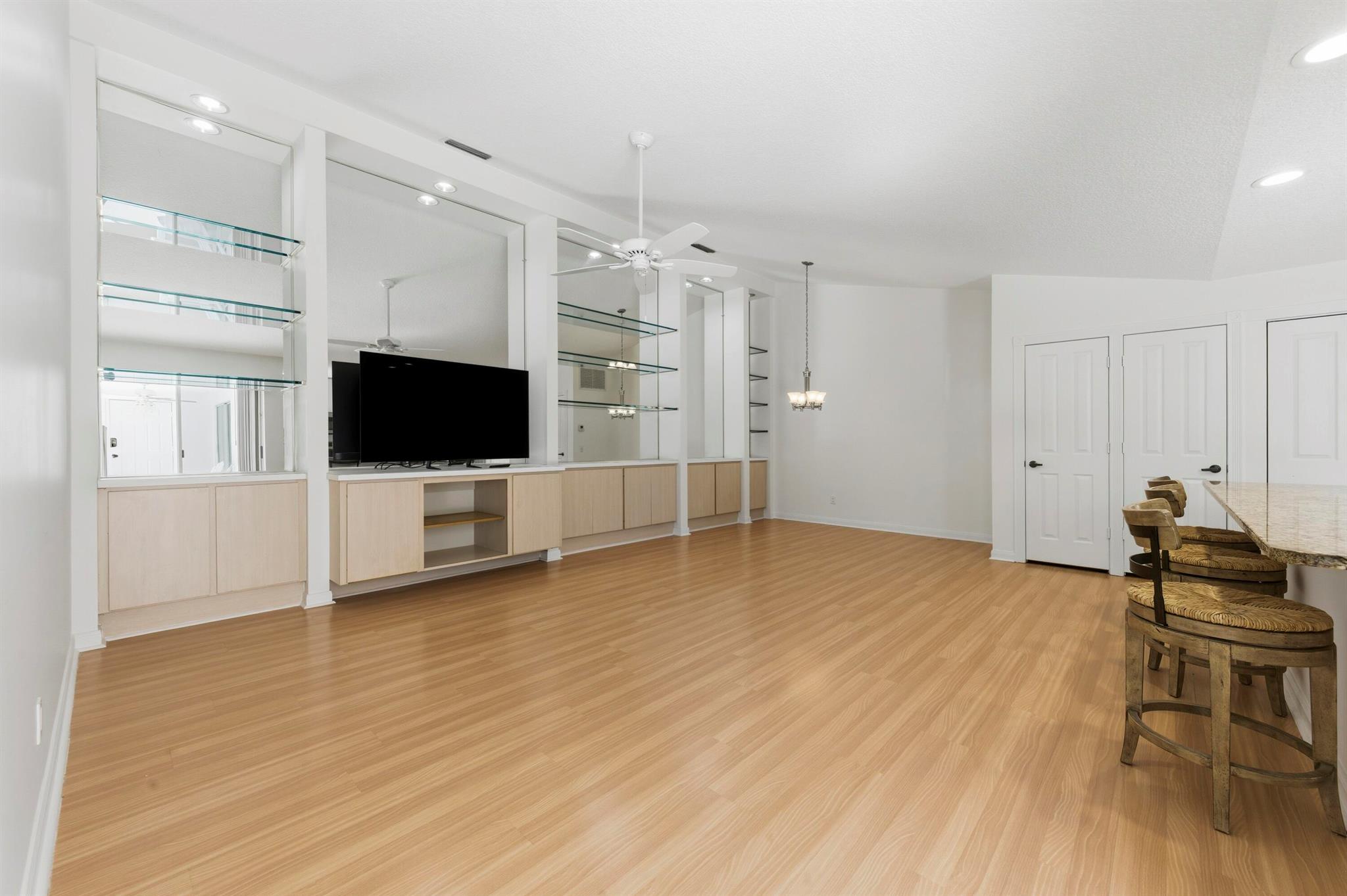 OAKS-SUNTERRACE 1 - Residential