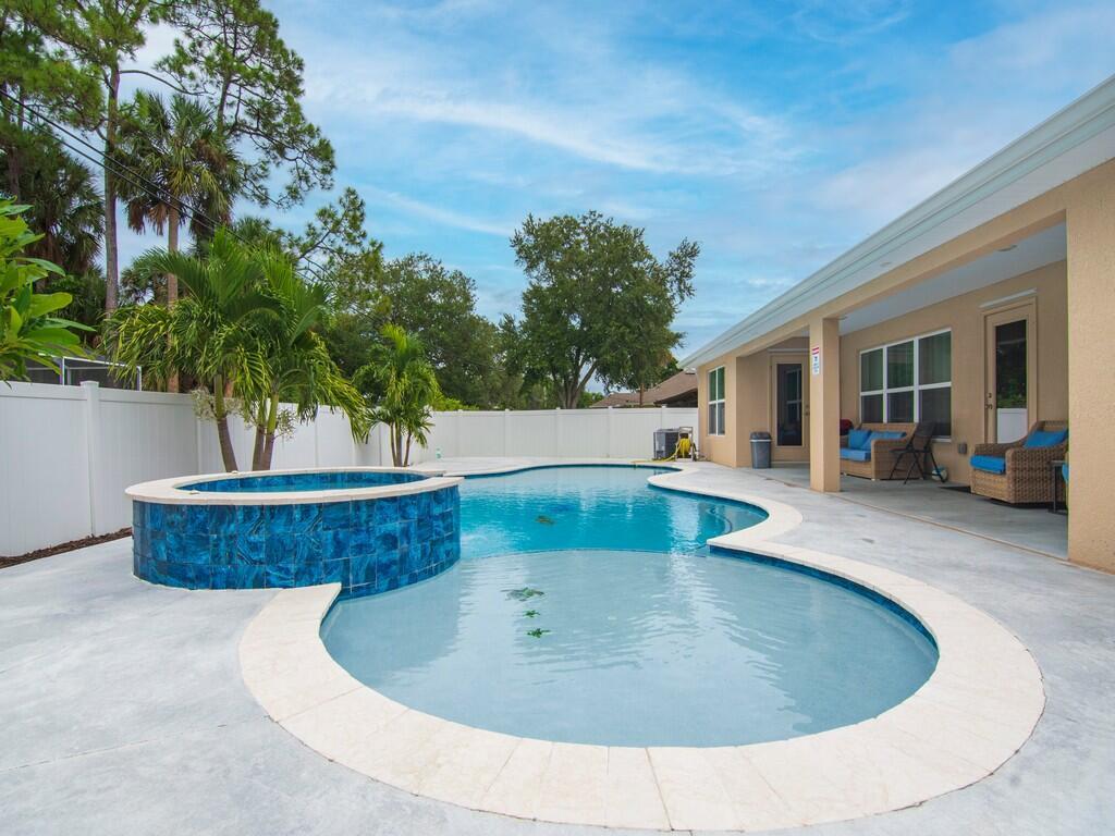 SEBASTIAN HIGHLANDS UNIT - Residential