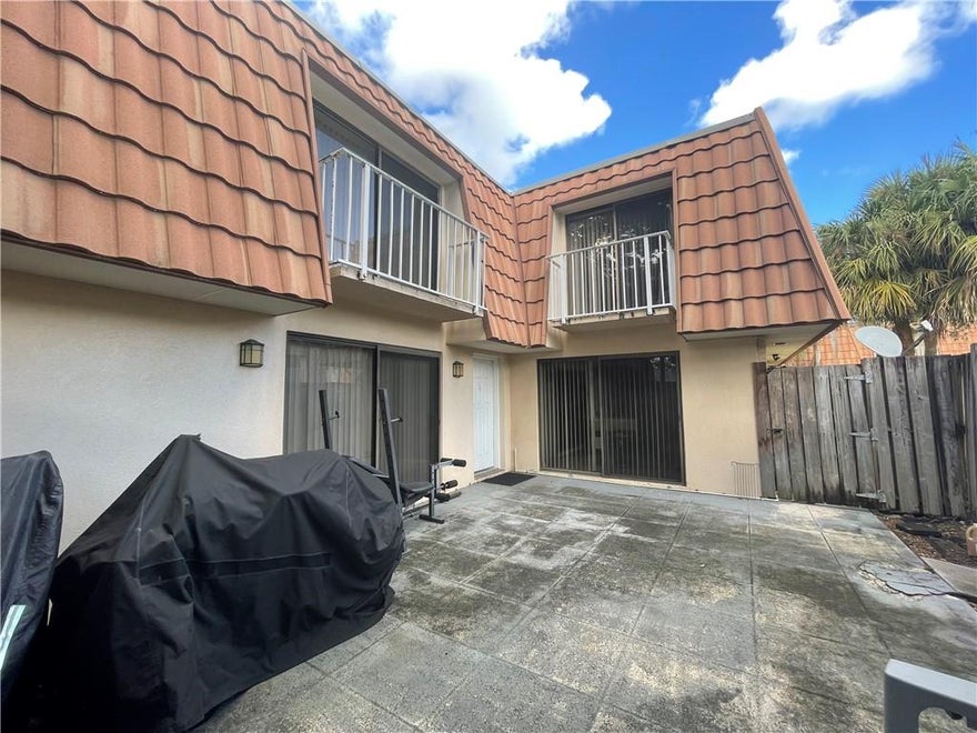 Waterside Luxury Townhomes is a non-gated community conveniently located less than 10 minutes from Palm Beach International Airport, Brightline Station, Downtown West Palm Beach, The Factory Outlet Mall, and all of the greatest shops and dining West Palm Beach has to offer. Both bedrooms upstairs have en suite baths. There is a half bath downstairs with washer and dryer. Large living area on main level with views of the private courtyard. Community includes fitness center, pool, and tennis courts.