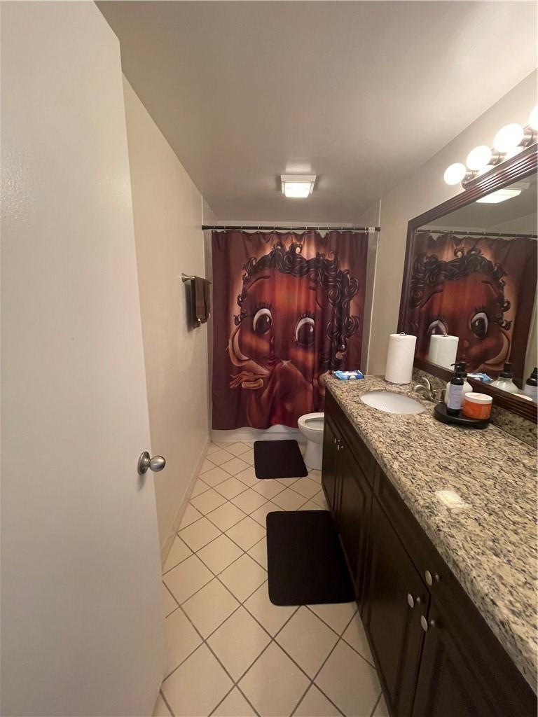 WATERSIDE LUXURY TOWNHOME - Residential