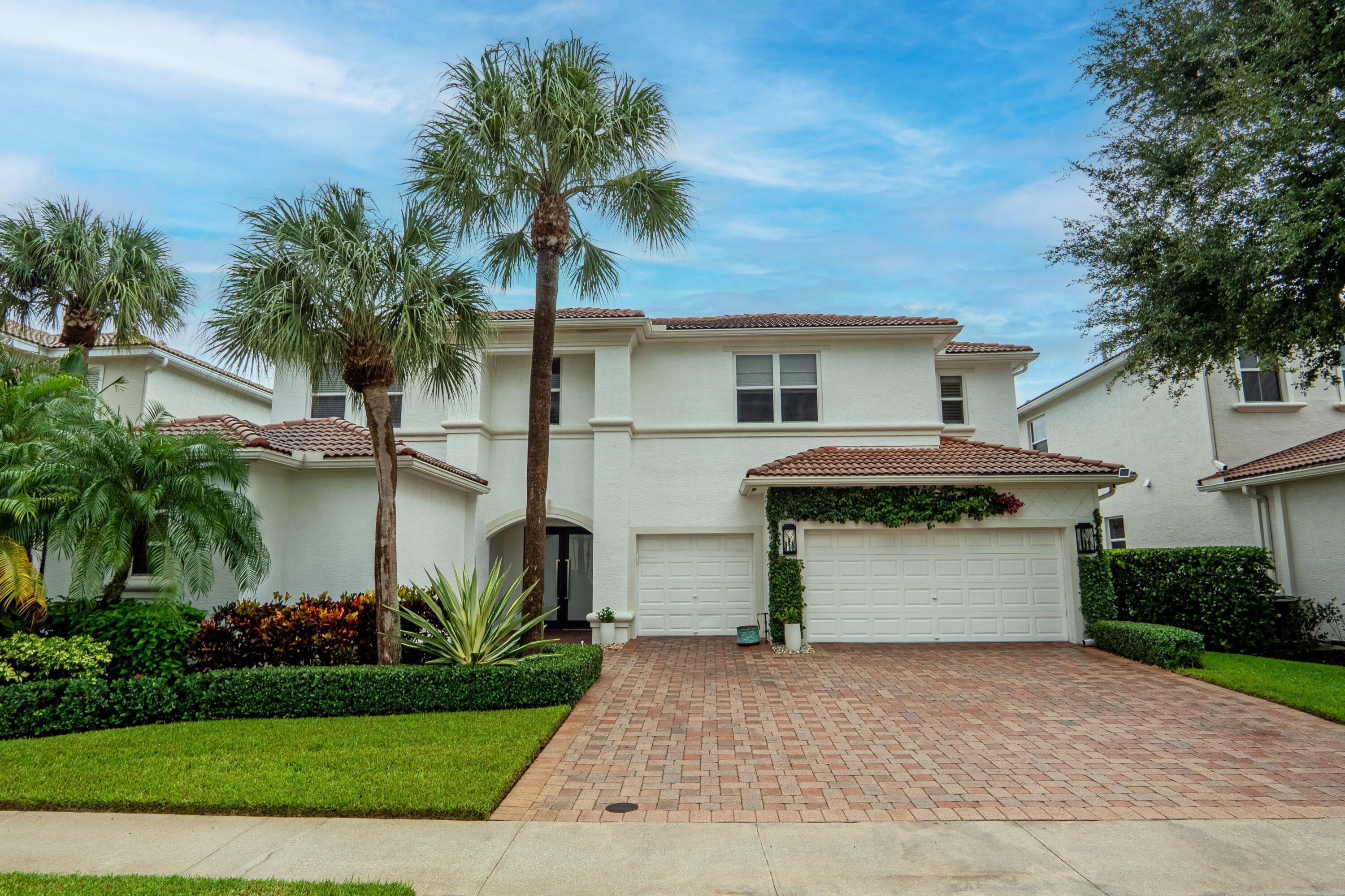 211 Sedona Way