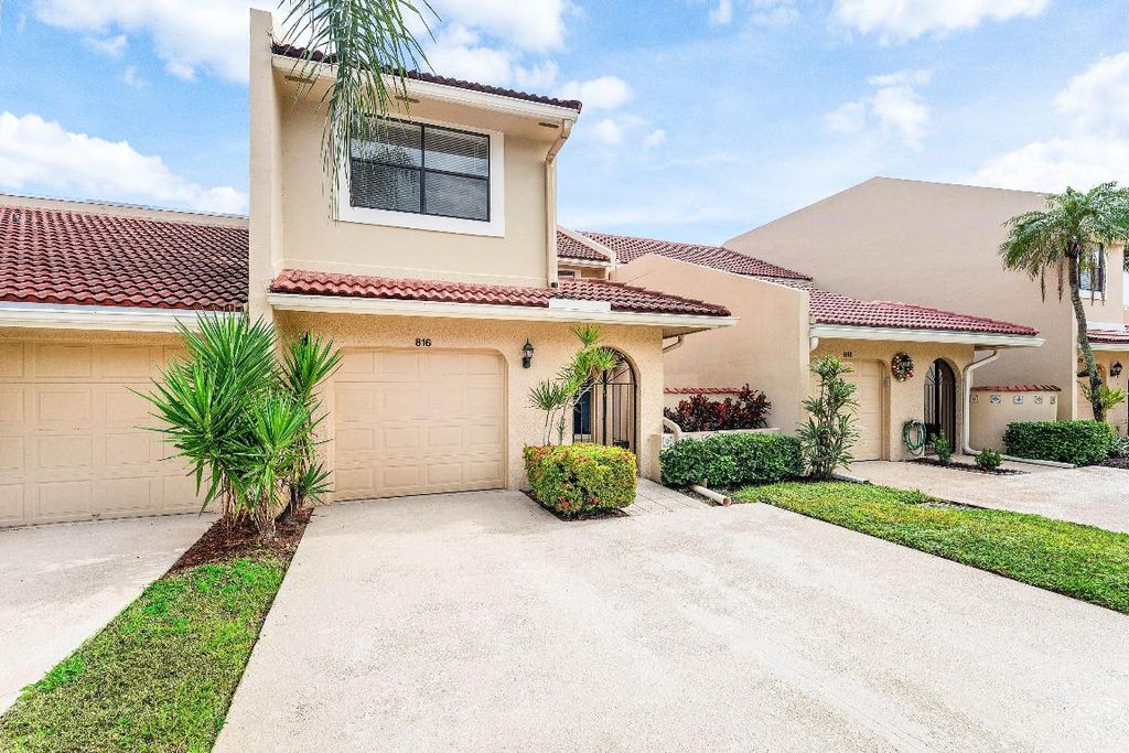 Photo of 816 Windermere Way, Palm Beach Gardens, FL 33418 (MLS # R11144709)