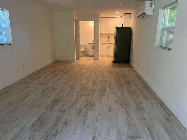 S/D OF 36-44-42 NW1/4 - Residential Lease