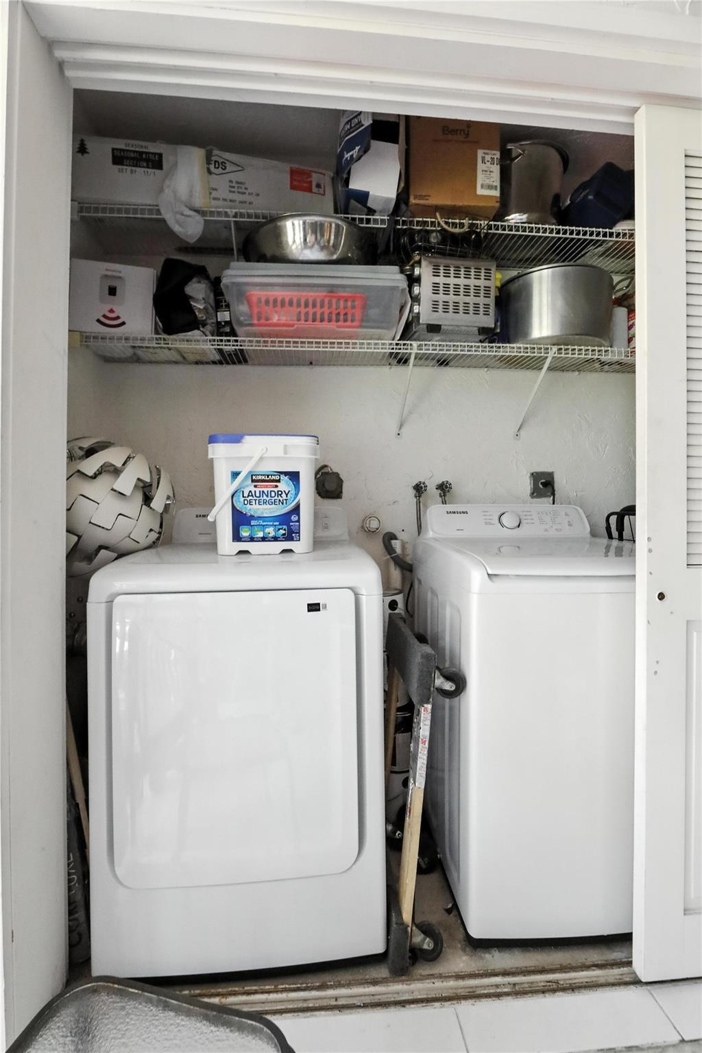 APPLEWOOD VILLAGE 4 - Residential