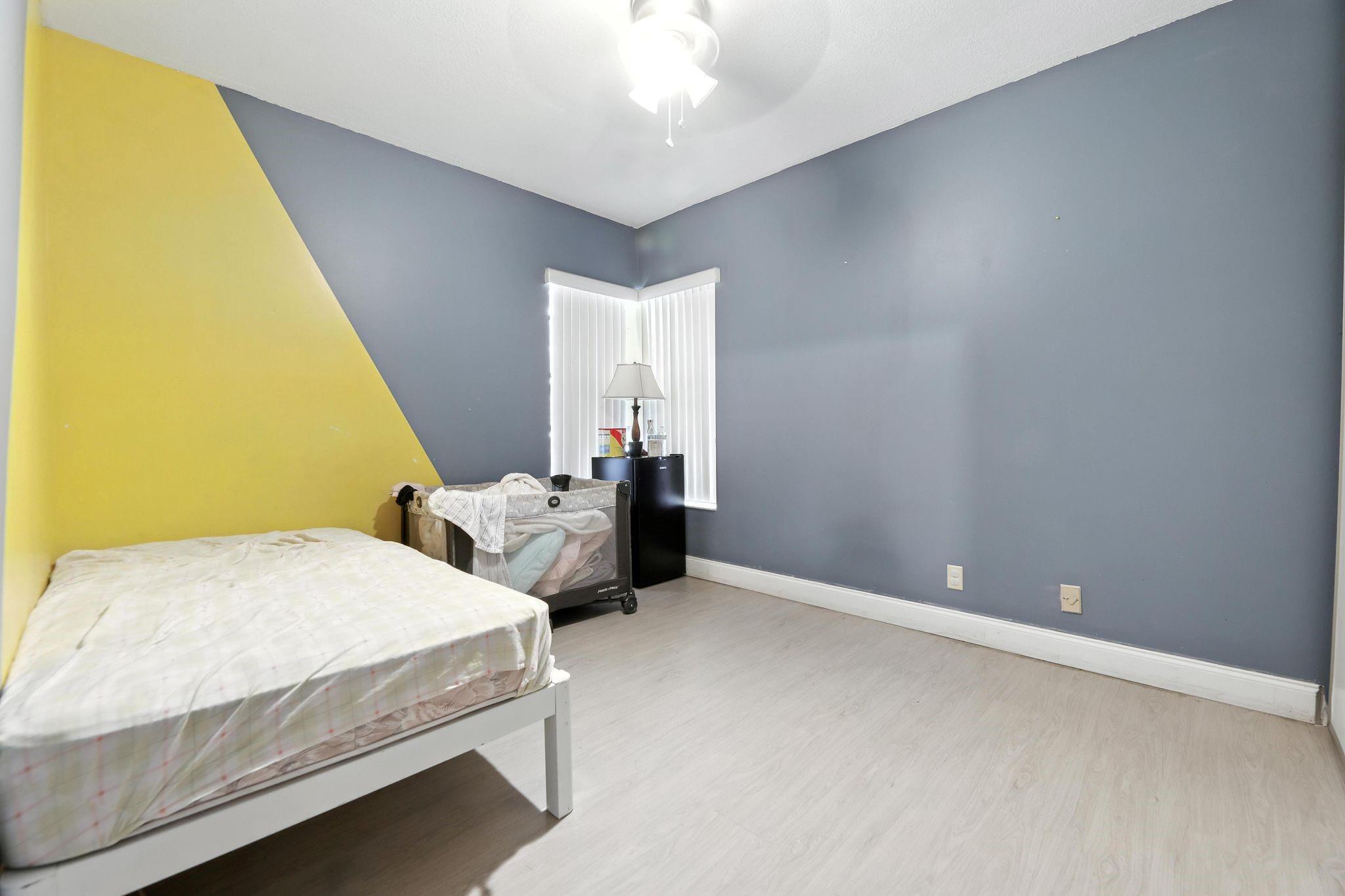 APPLEWOOD VILLAGE 4 - Residential