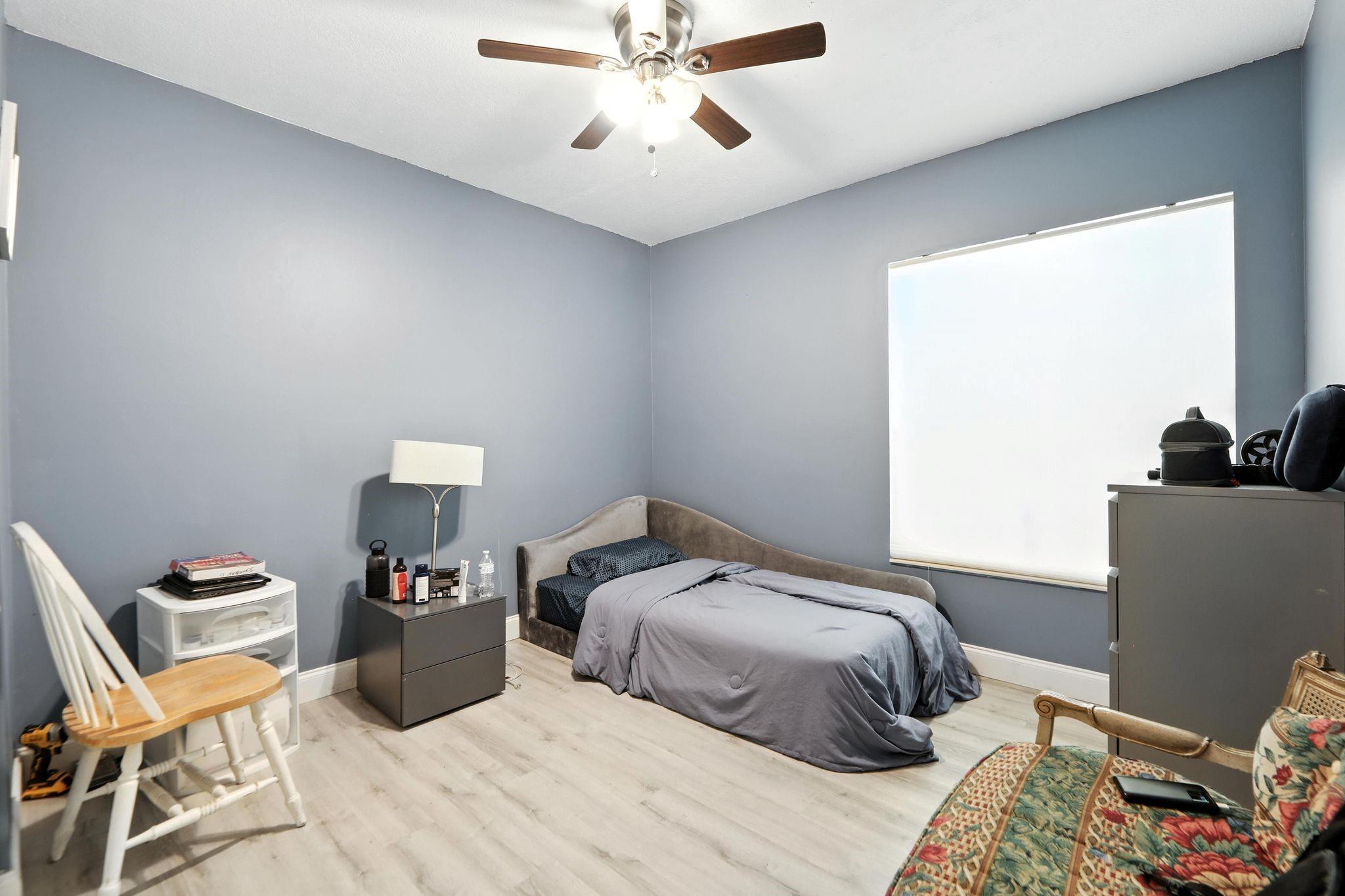 APPLEWOOD VILLAGE 4 - Residential