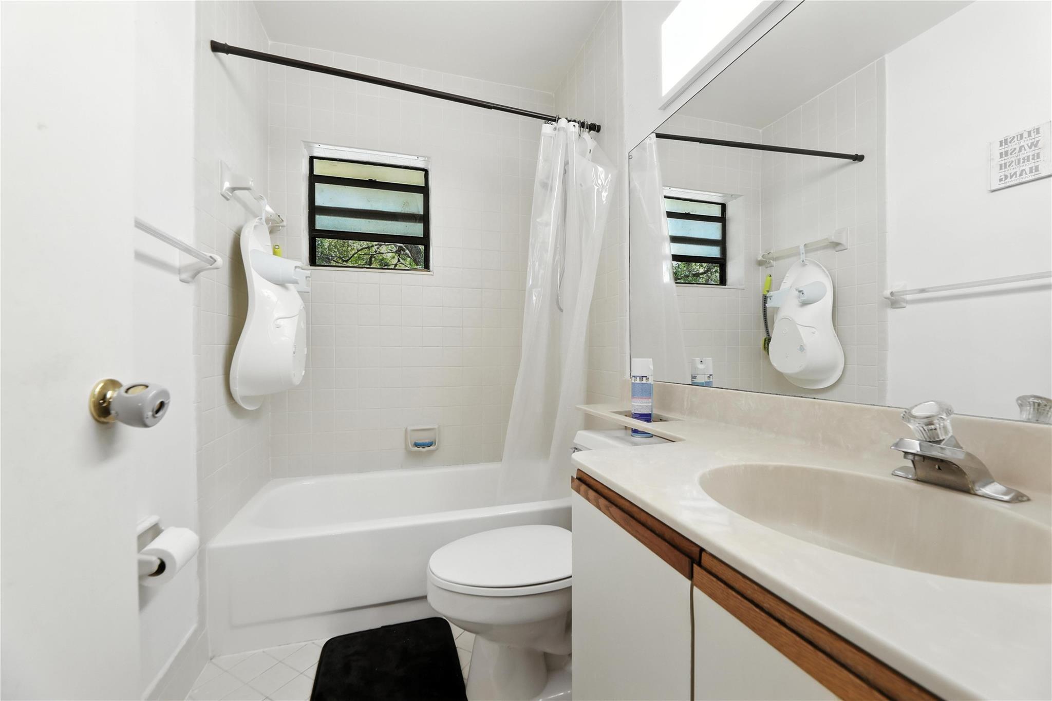 APPLEWOOD VILLAGE 4 - Residential