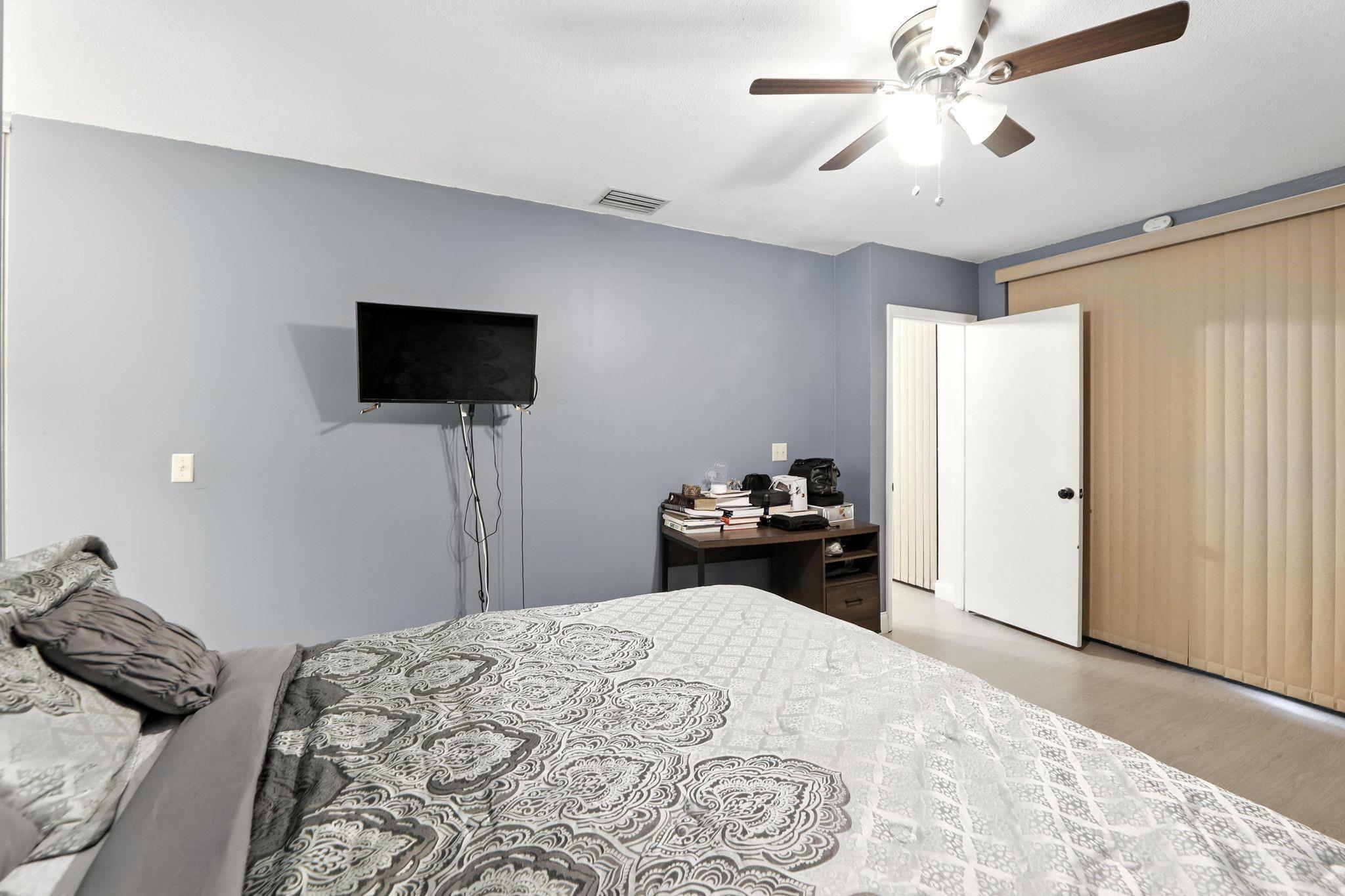 APPLEWOOD VILLAGE 4 - Residential