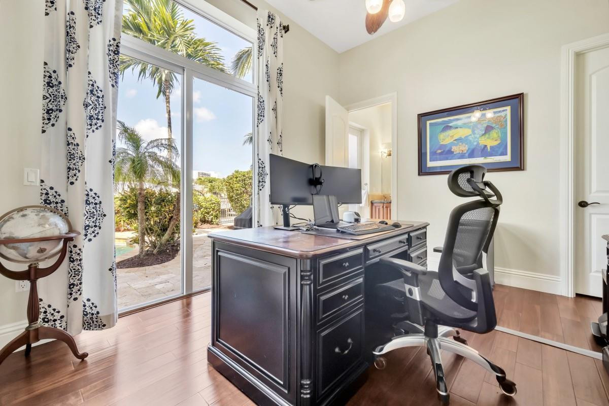 COUNTRY CLUB ISLES - Residential