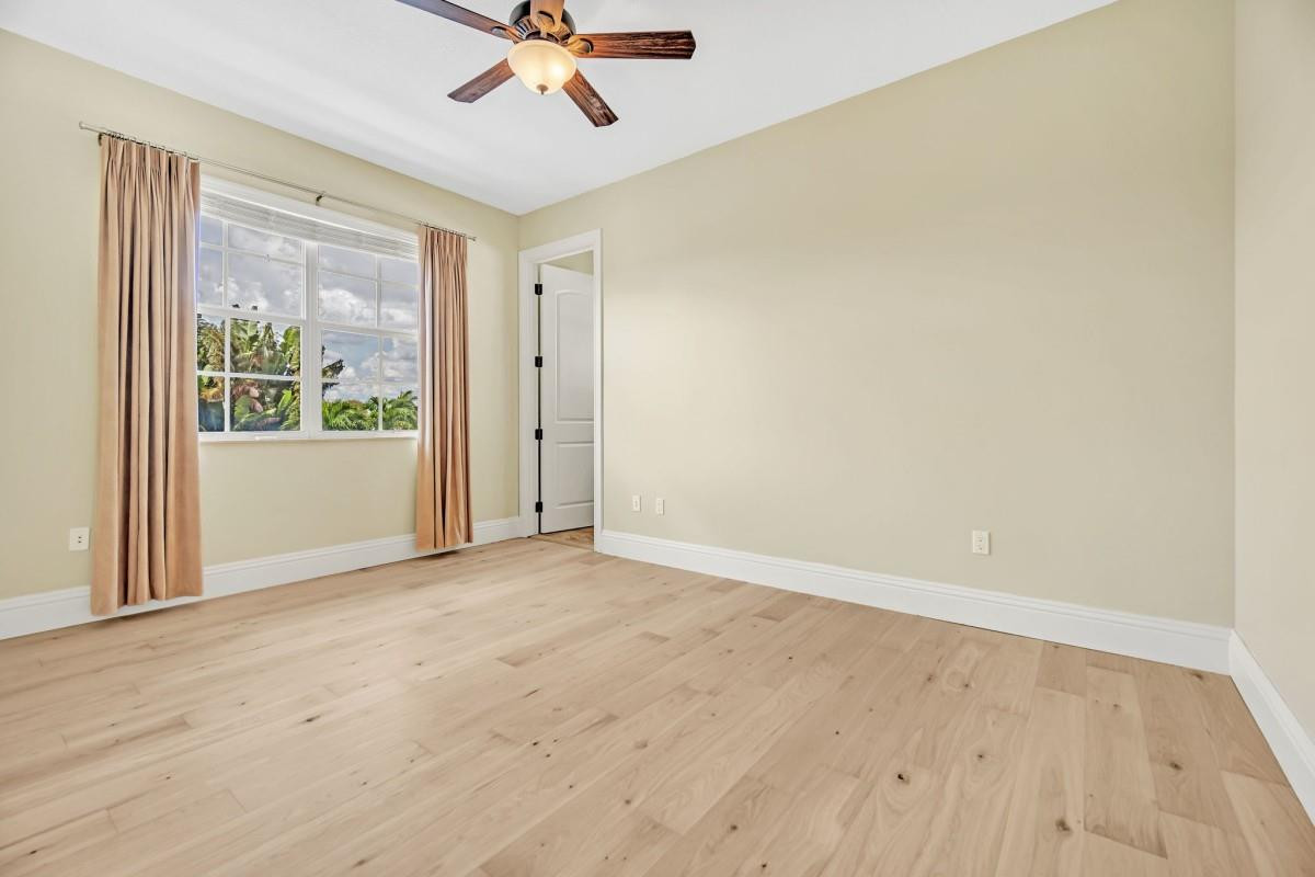 COUNTRY CLUB ISLES - Residential