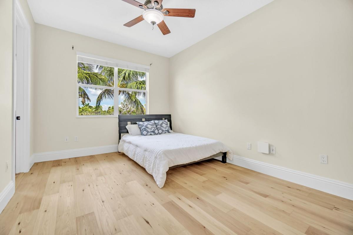 COUNTRY CLUB ISLES - Residential