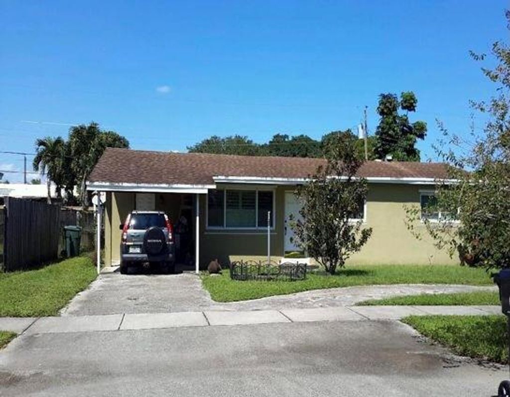 Photo of 3131 SW 20th Street, Fort Lauderdale, FL 33312 (MLS # F10435131)