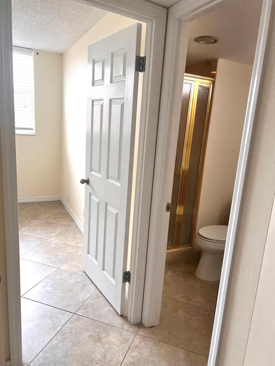 BREAKWATERS OF THE PALM B - Residential Lease