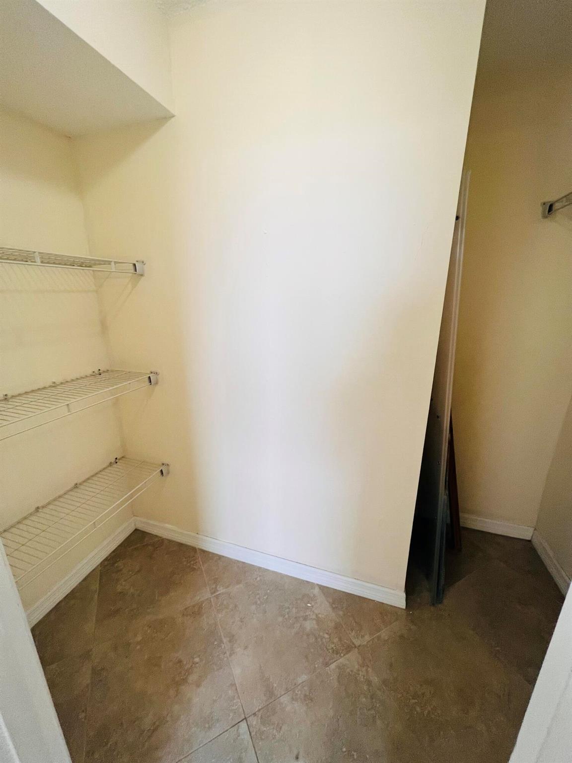 BREAKWATERS OF THE PALM B - Residential Lease