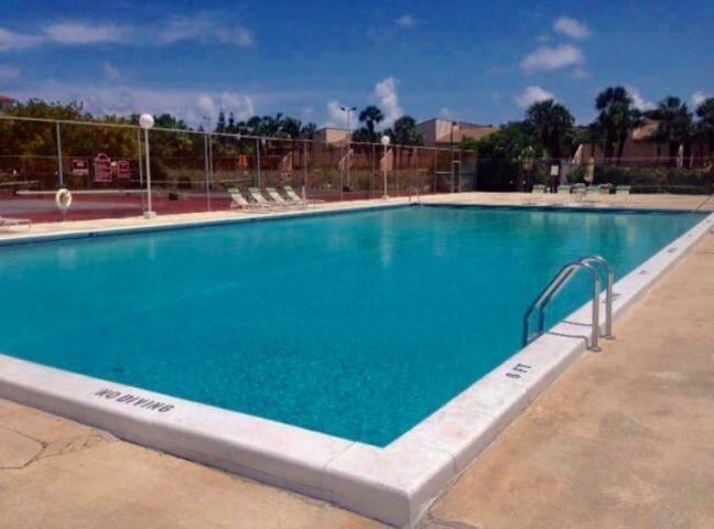 BREAKWATERS OF THE PALM B - Residential Lease