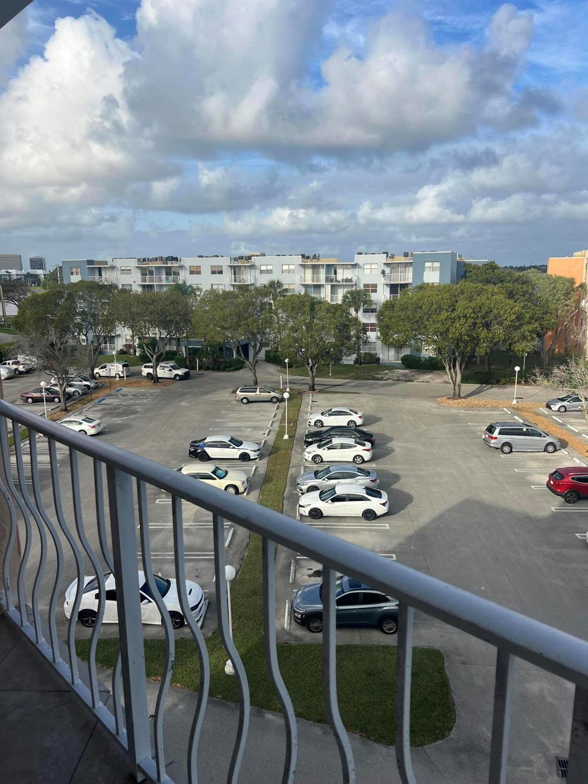 BREAKWATERS OF THE PALM B - Residential Lease