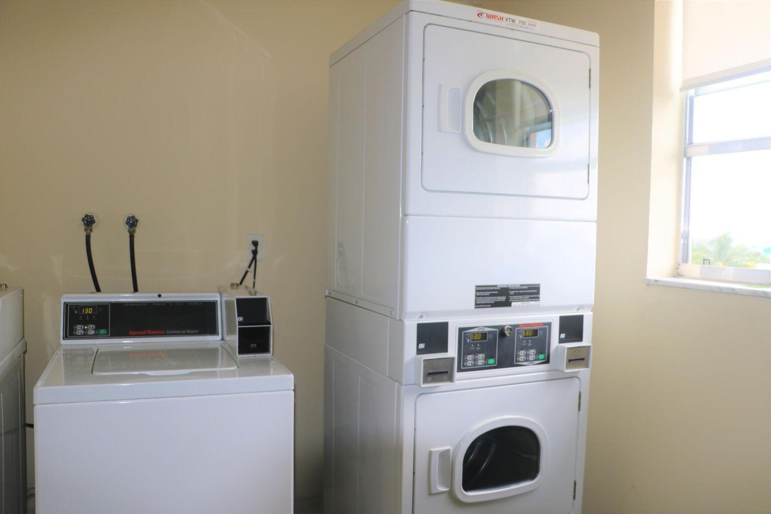 BREAKWATERS OF THE PALM B - Residential Lease