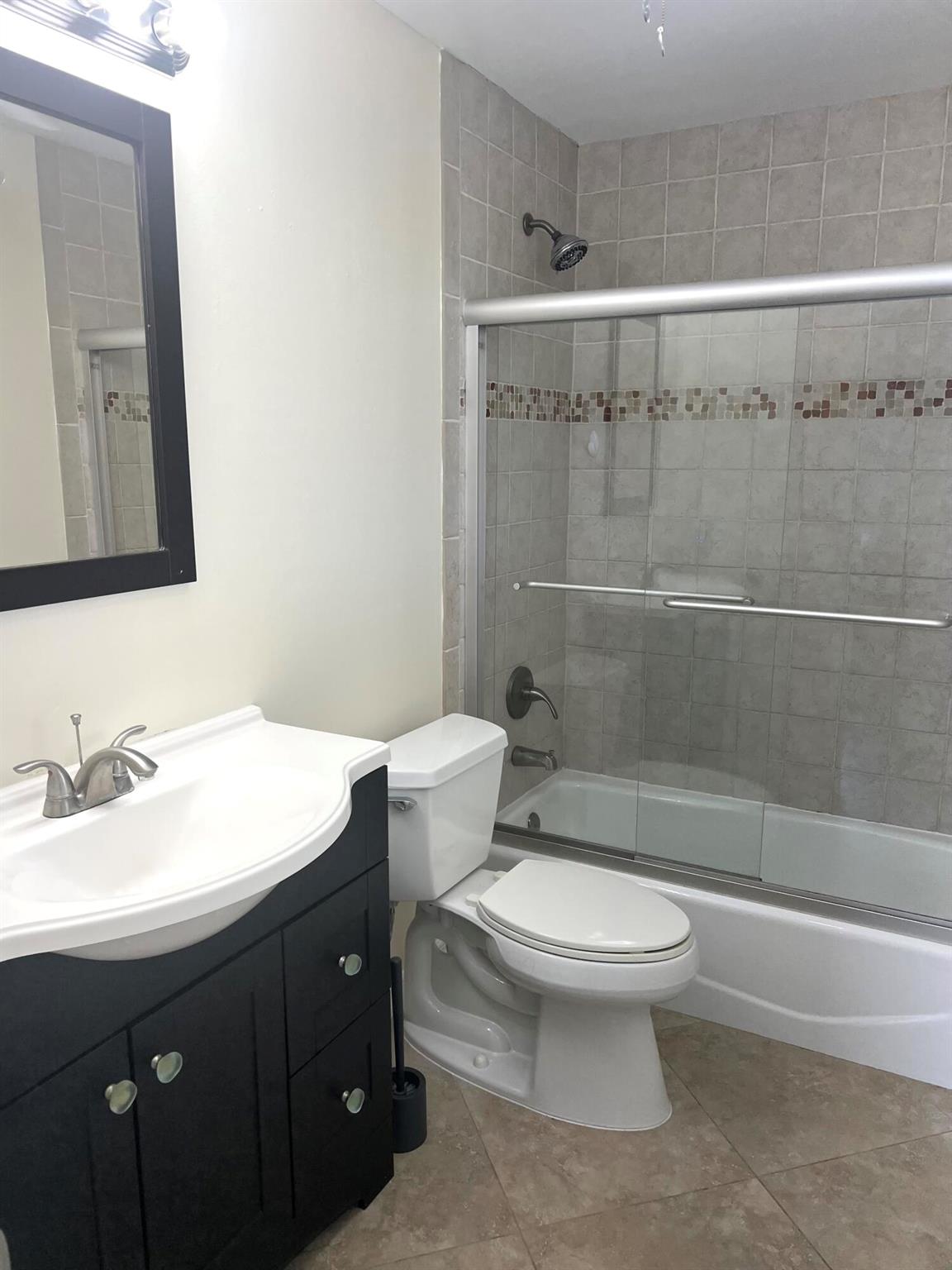 BREAKWATERS OF THE PALM B - Residential Lease