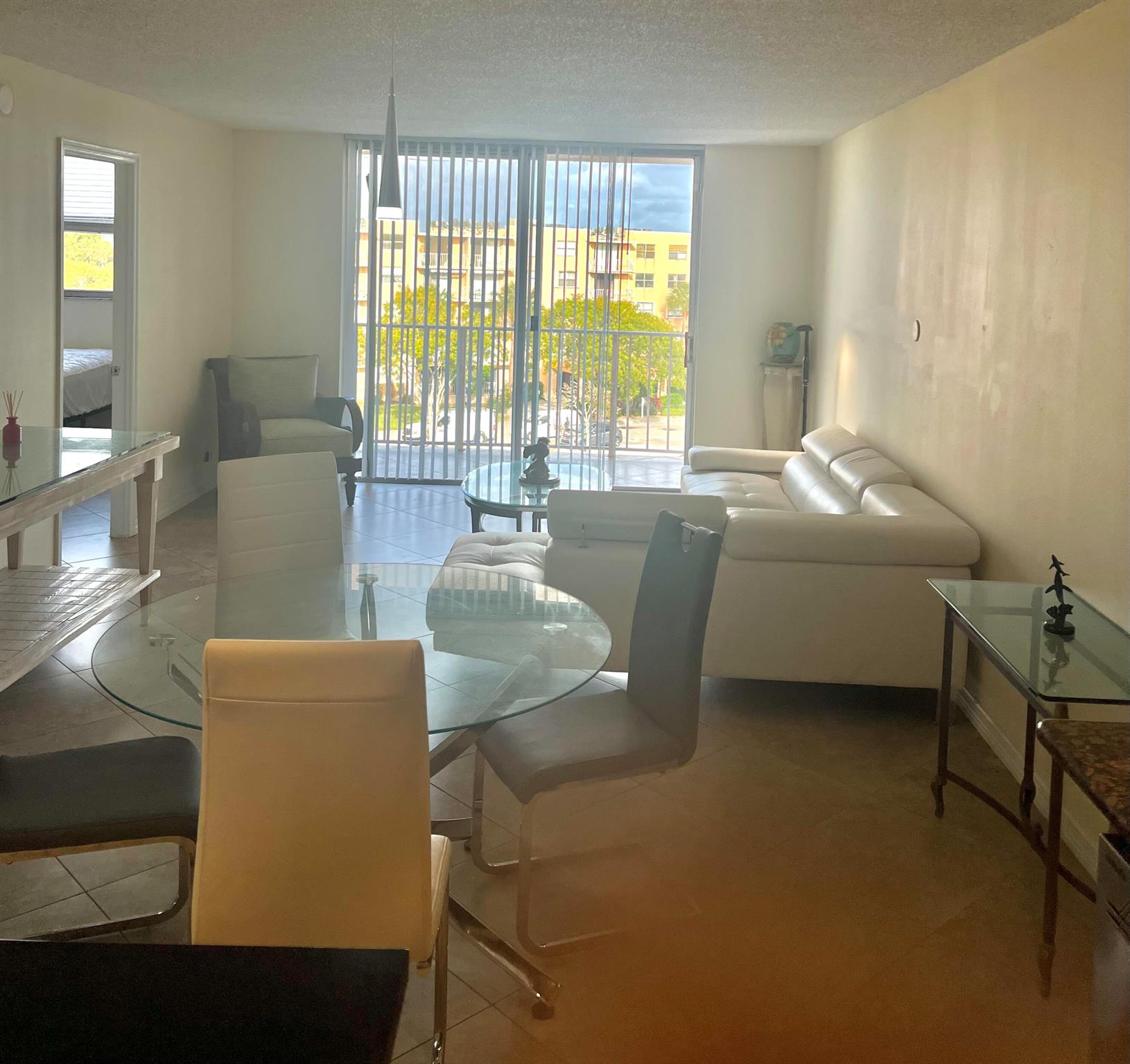 BREAKWATERS OF THE PALM B - Residential Lease