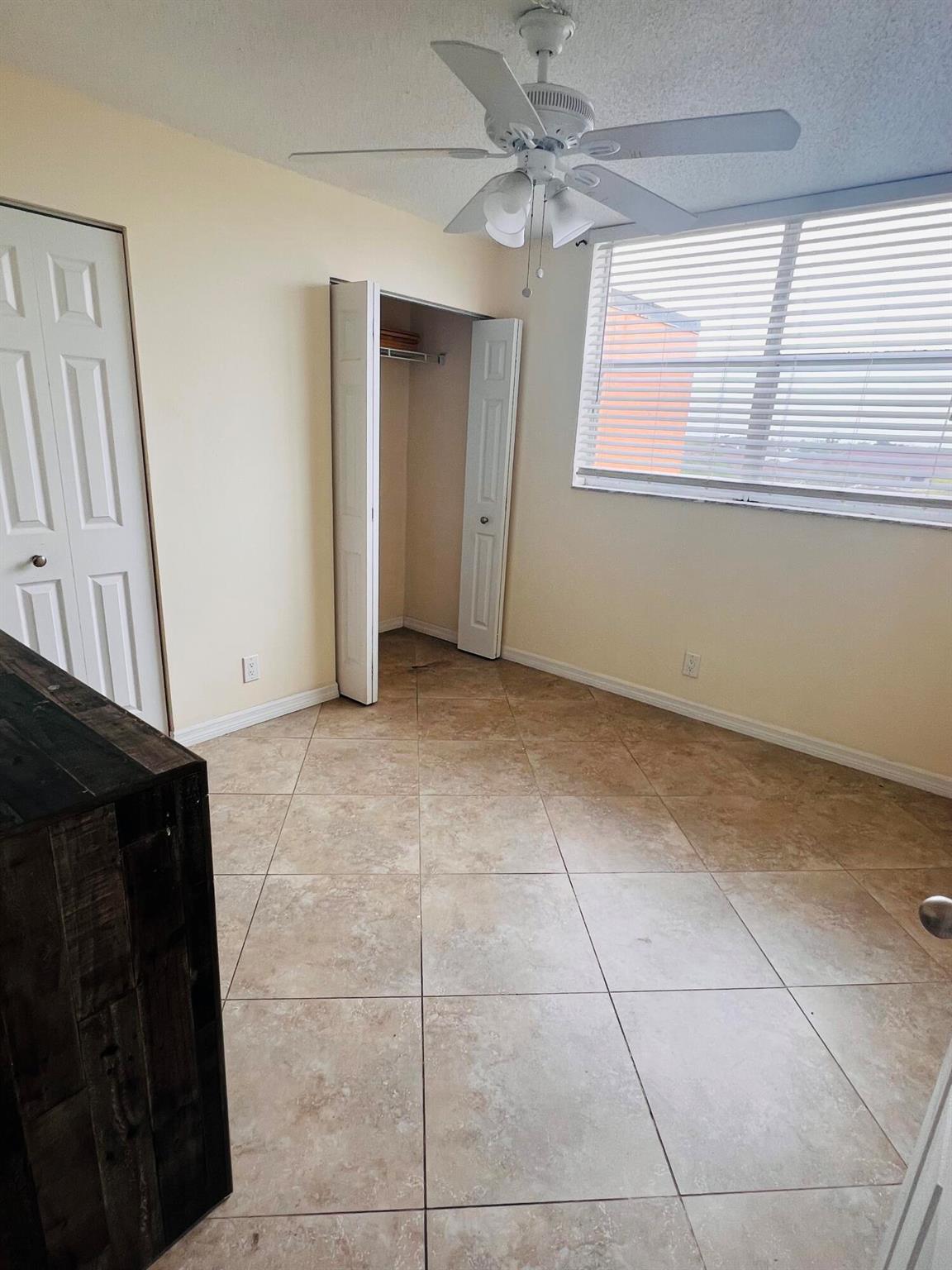 BREAKWATERS OF THE PALM B - Residential Lease