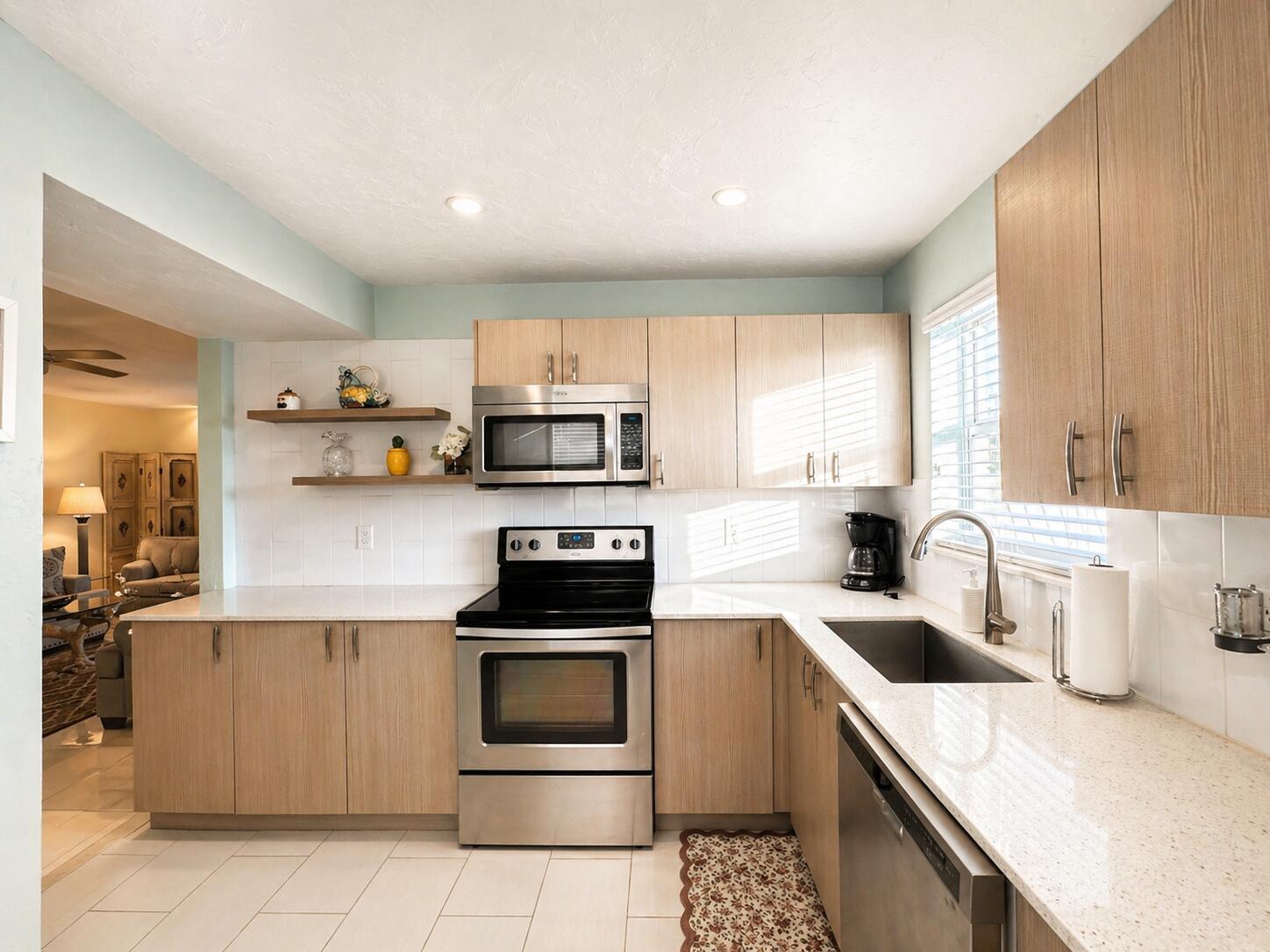 COLONIAL CLUB CONDO SEC 2 - Residential