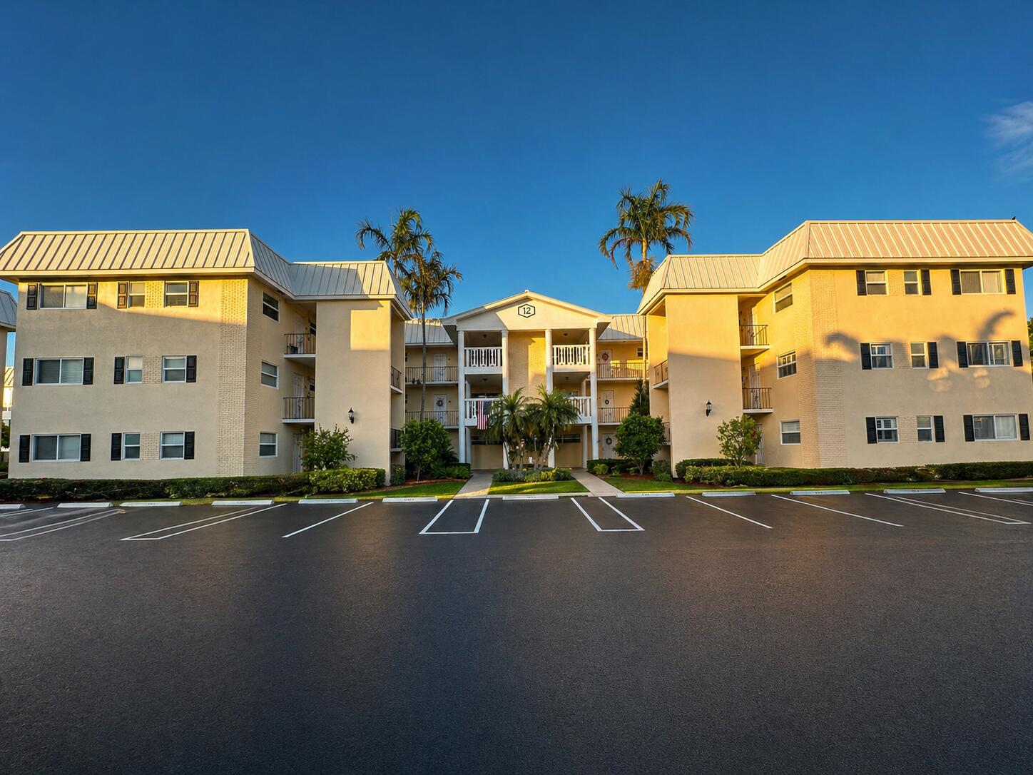 COLONIAL CLUB CONDO SEC 2 - Residential