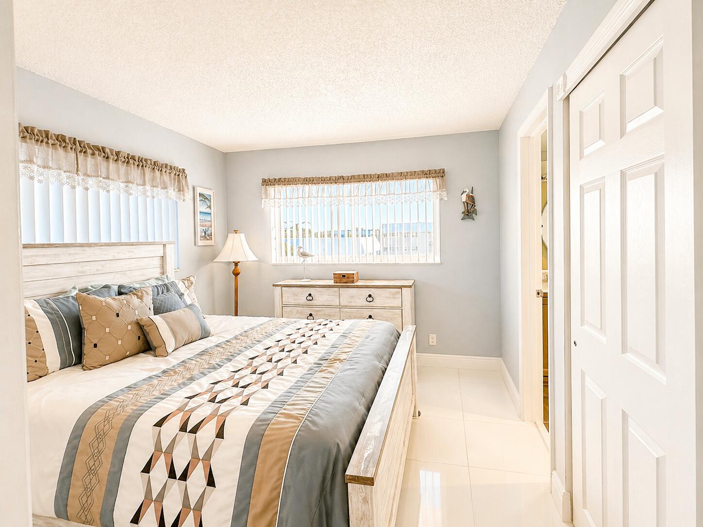 COLONIAL CLUB CONDO SEC 2 - Residential