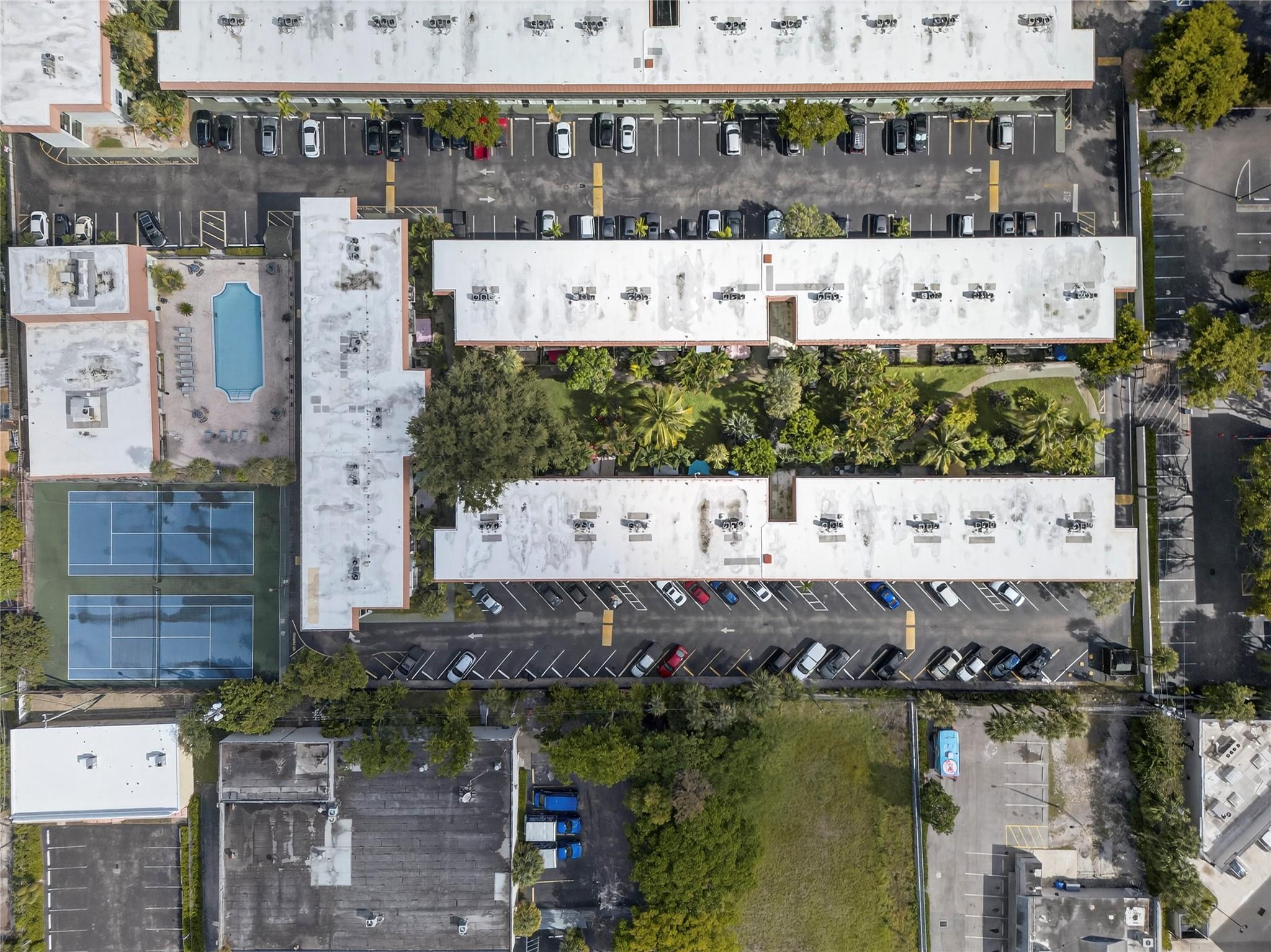 RACQUET CLUB OF FORT LAUD - Residential