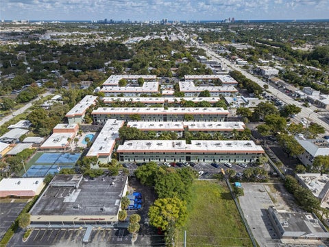 Tiny photo for 809 W Oakland Park Boulevard #J5, Oakland Park, FL 33311 (MLS # F10537481)