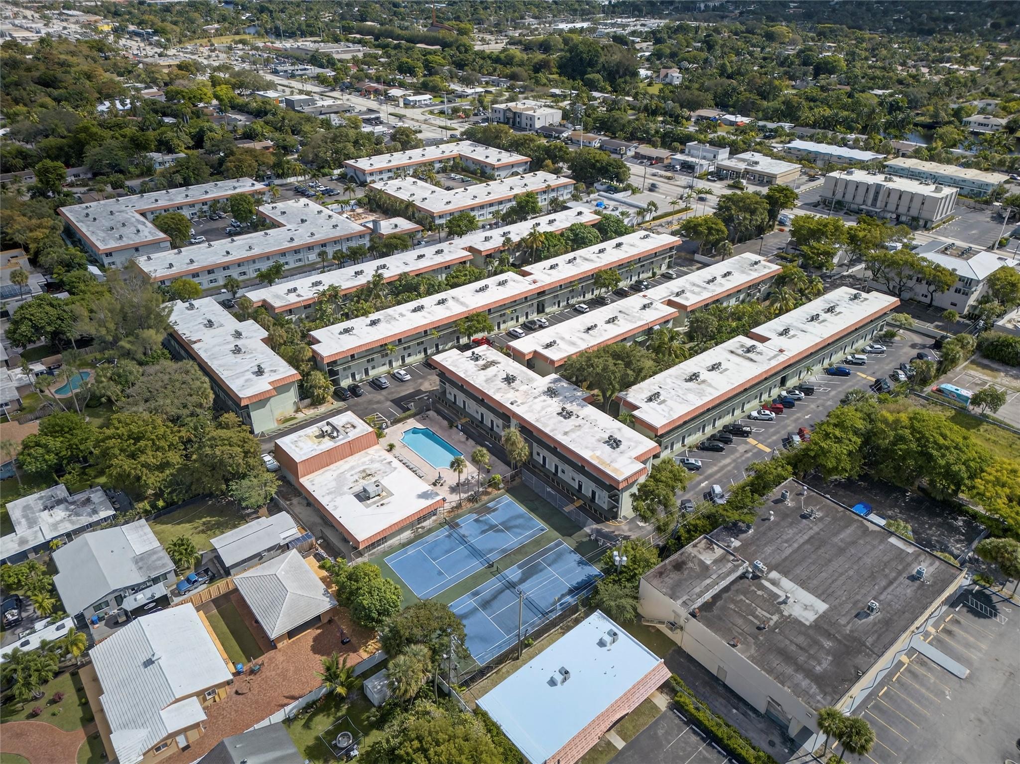 RACQUET CLUB OF FORT LAUD - Residential