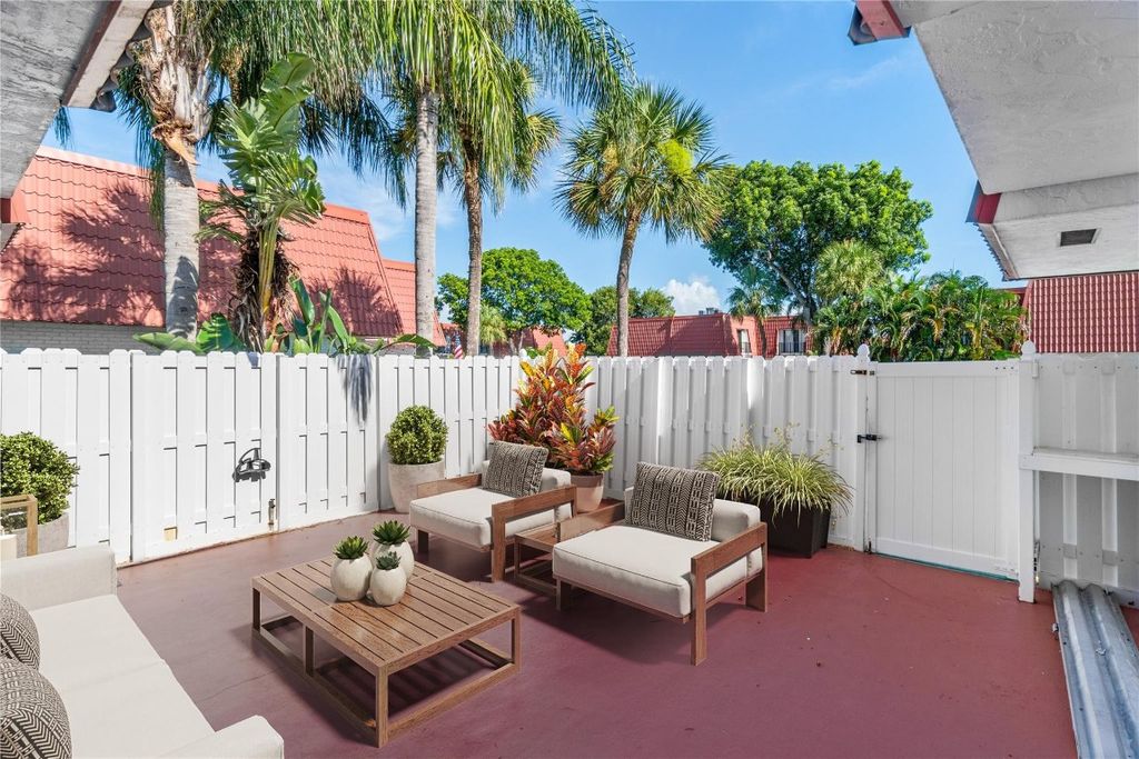 Photo of 1402 Harvard Lane #12-B, Boynton Beach, FL 33426 (MLS # F10396032)