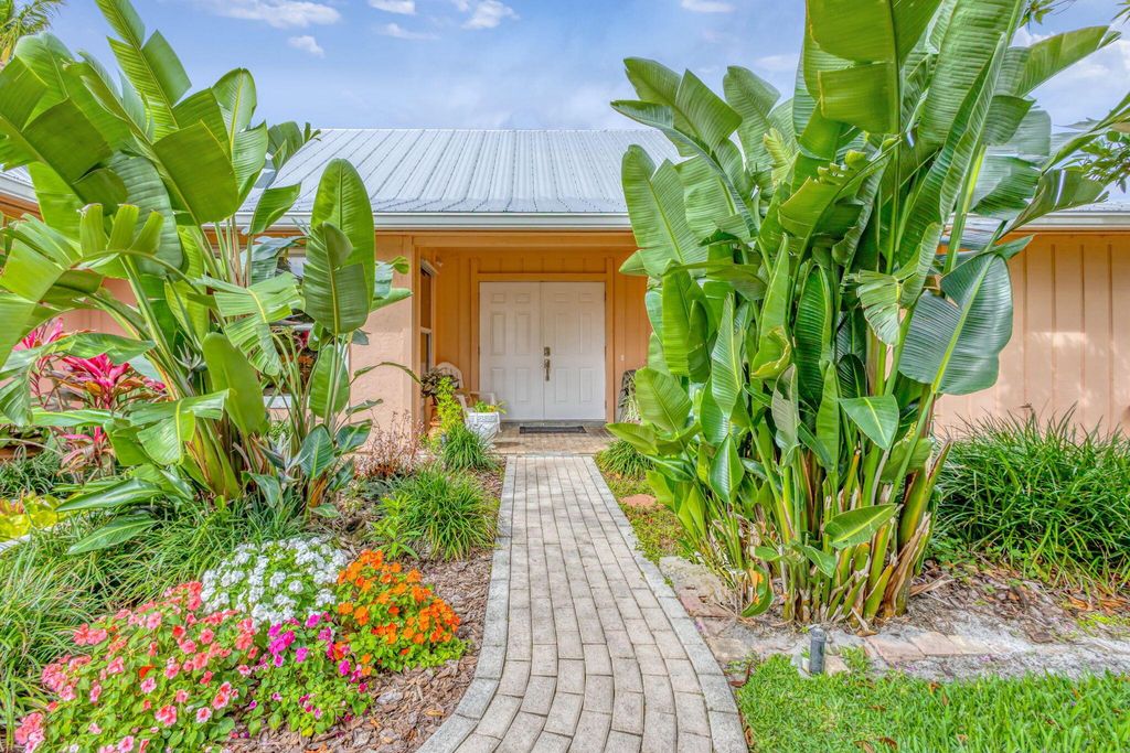 Photo of 9208 SE Gettysburg Court, Hobe Sound, FL 33455 (MLS # R11079297)