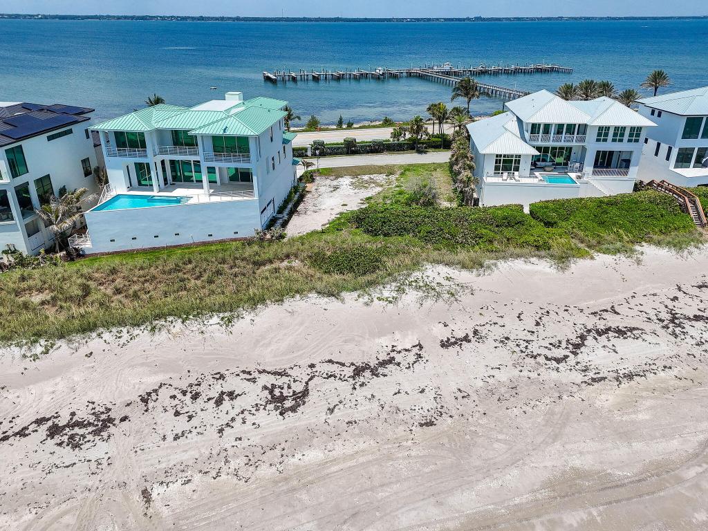 DIAMOND SANDS - Land