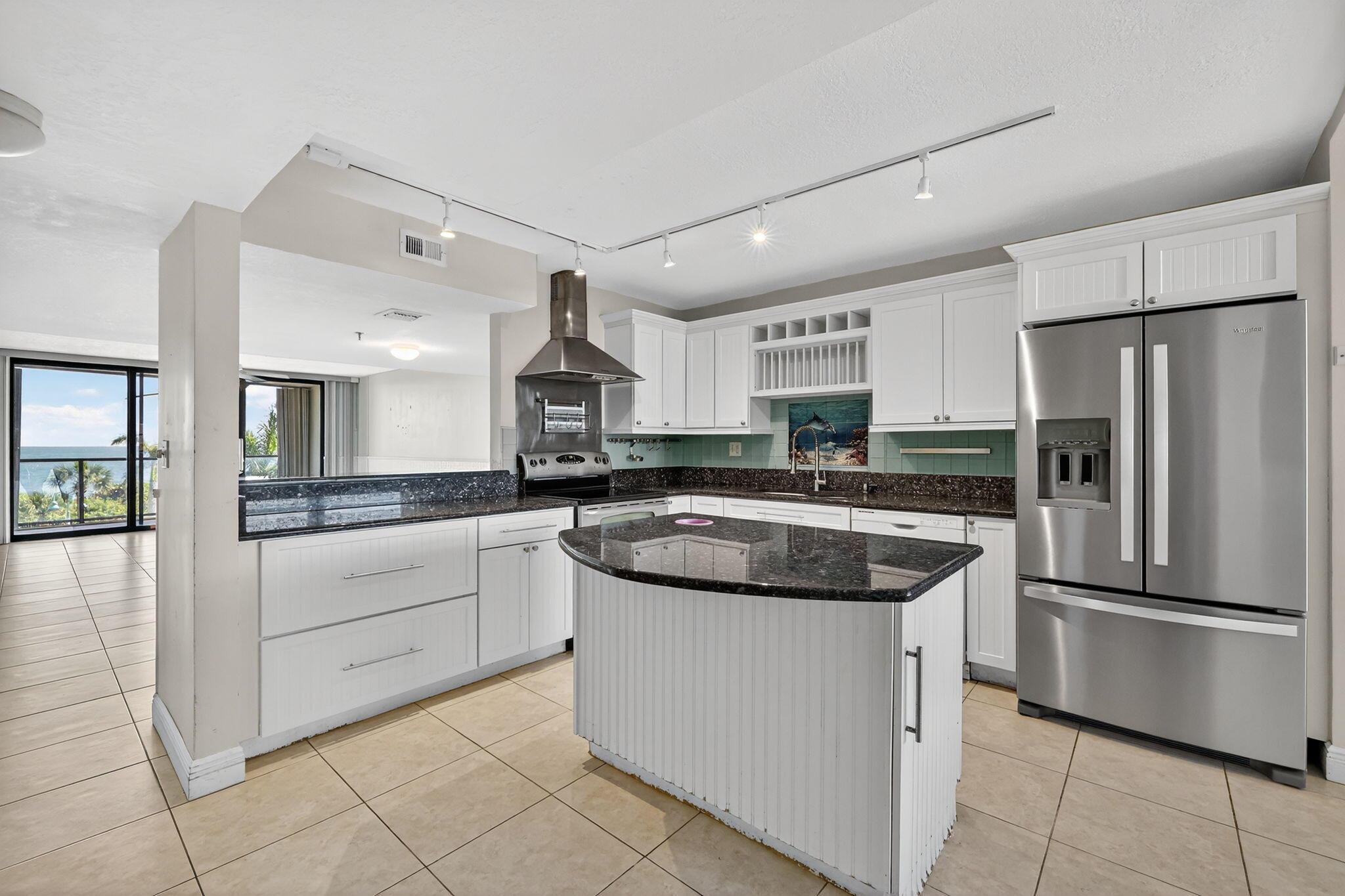 AVALON BEACH CLUB, A COND - Residential