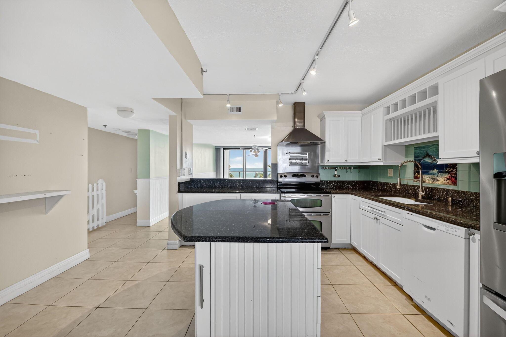 AVALON BEACH CLUB, A COND - Residential