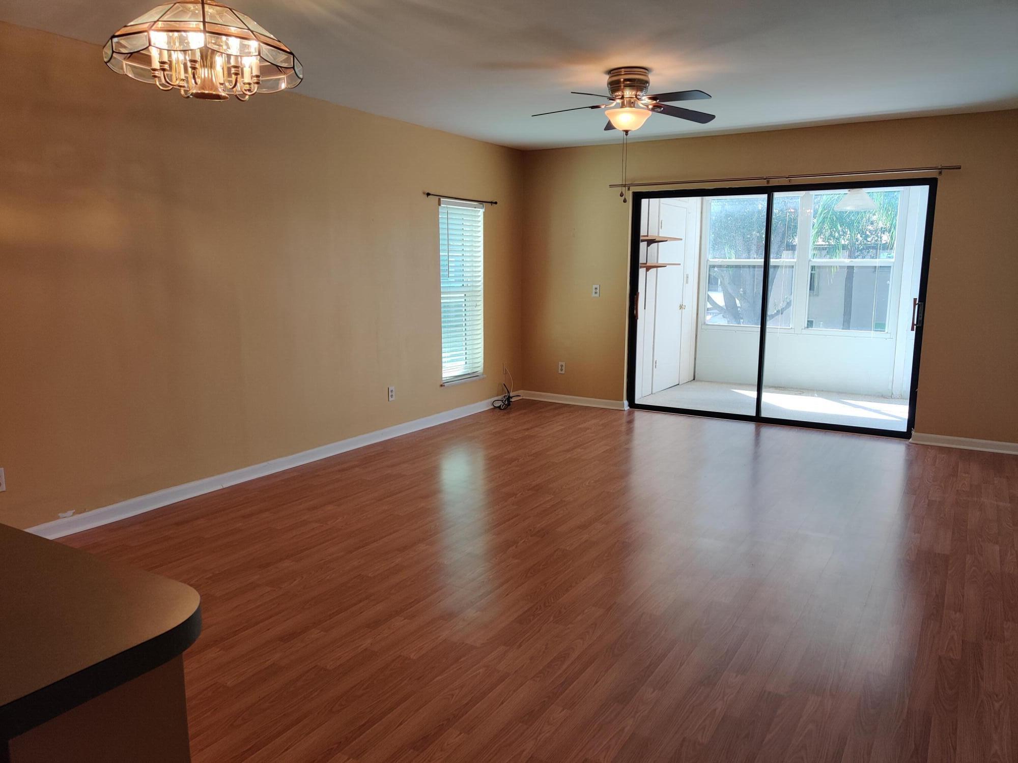 6531 SE Federal Highway J202