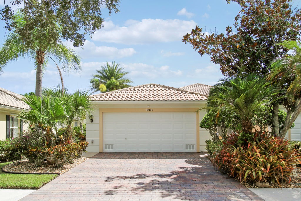 Photo of 8863 SE Retreat Drive, Hobe Sound, FL 33455 (MLS # B26077146)