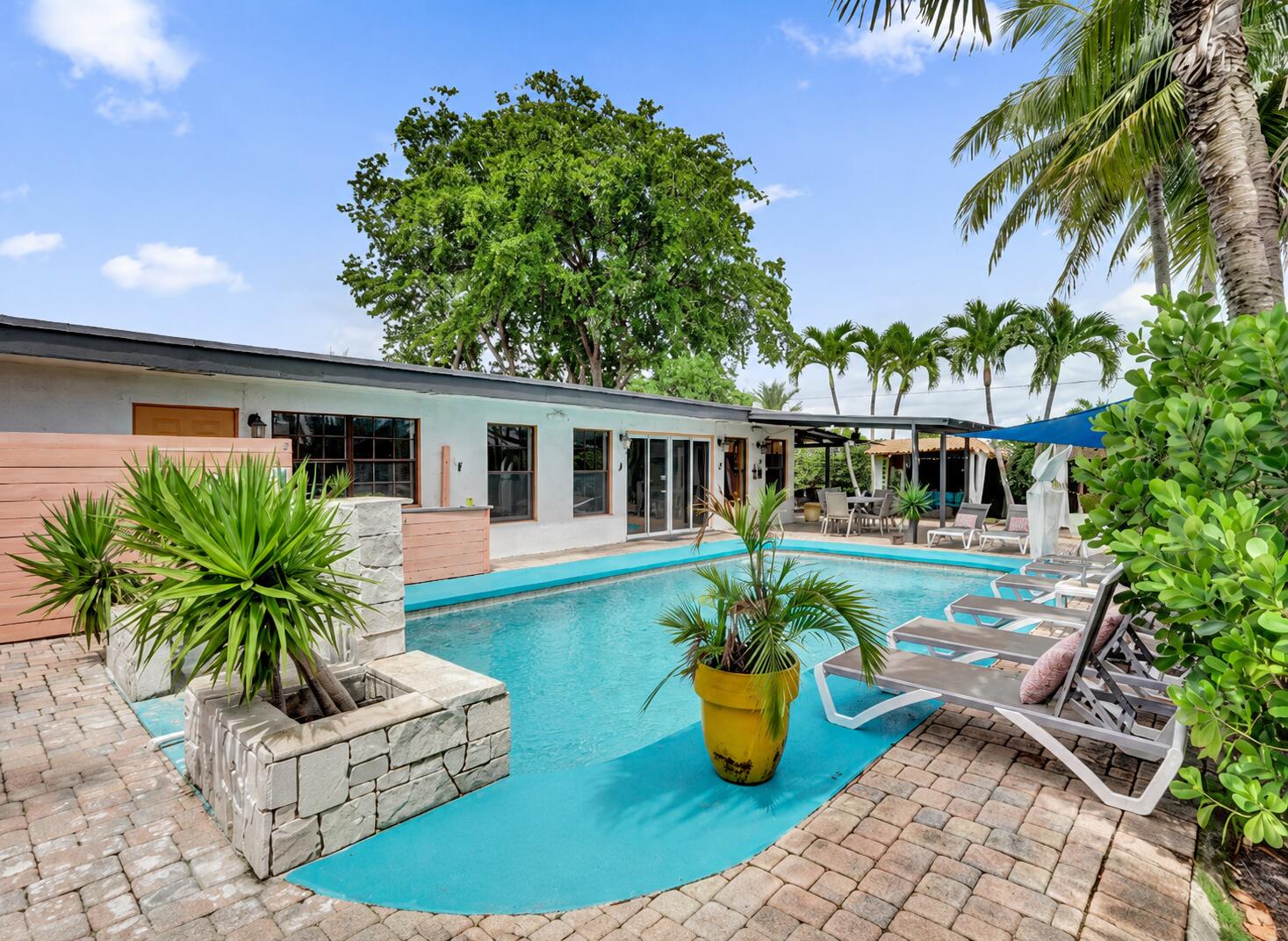 CORAL HEIGHTS SEC ONE - Residential