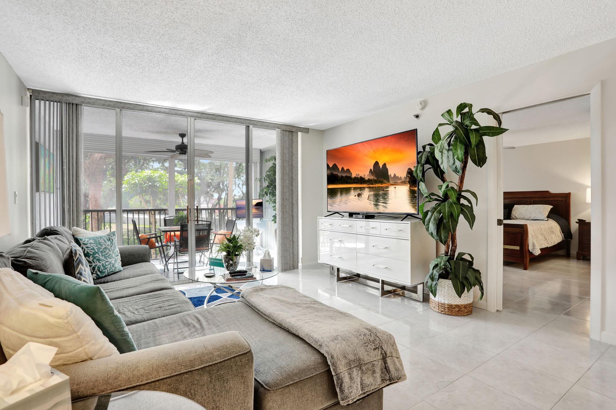 3910 Inverrary Blvd 207B