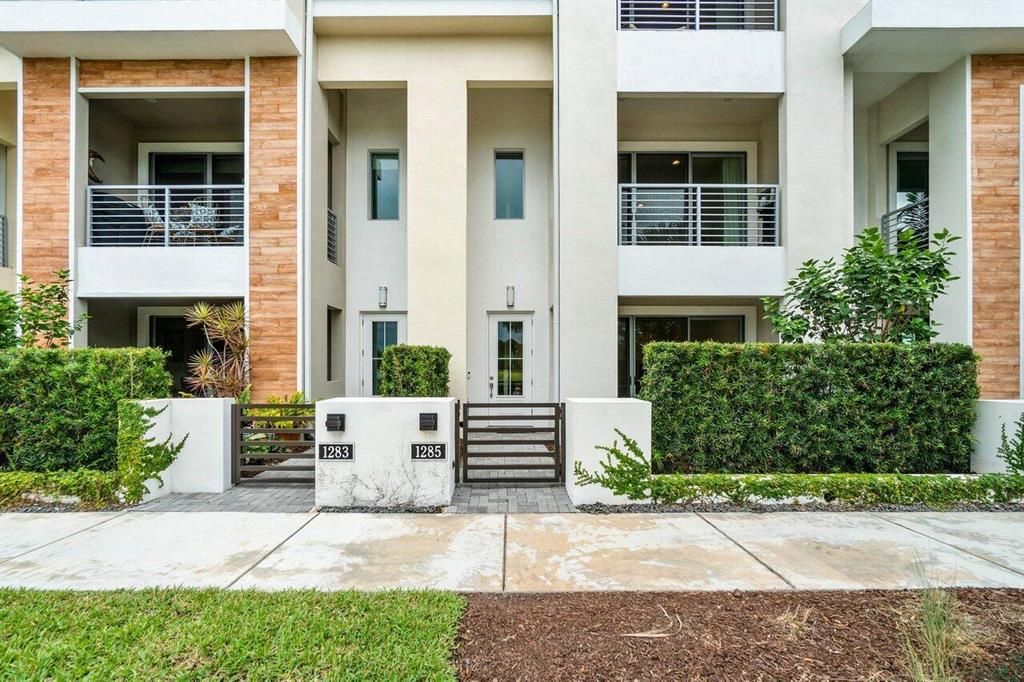 Photo of 1285 Faulkner Terrace, Palm Beach Gardens, FL 33418 (MLS # R10796280)