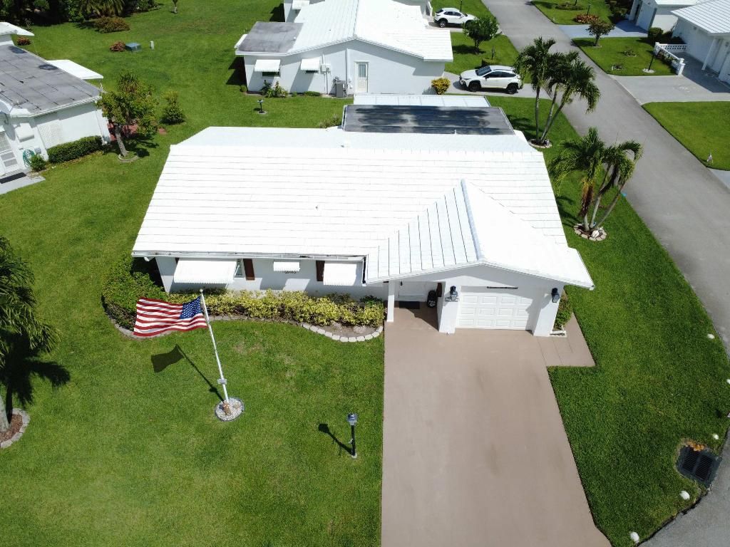 Photo of 810 SW 8 Avenue, Boynton Beach, FL 33426 (MLS # R11105098)