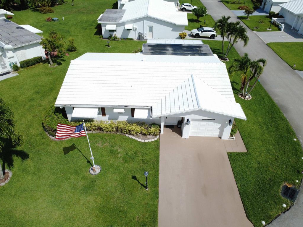 Photo of 810 SW 8 Avenue, Boynton Beach, FL 33426 (MLS # R11105098)